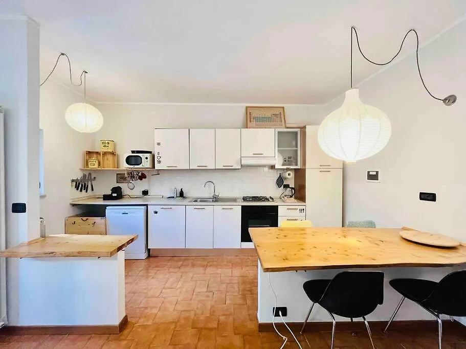 Bright Finalborgo Apartment Finale Ligure Italy
